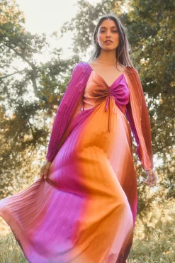 SKIES ARE BLUE Retro Gradation Pleated Maxi Dress* Maxi Dresses